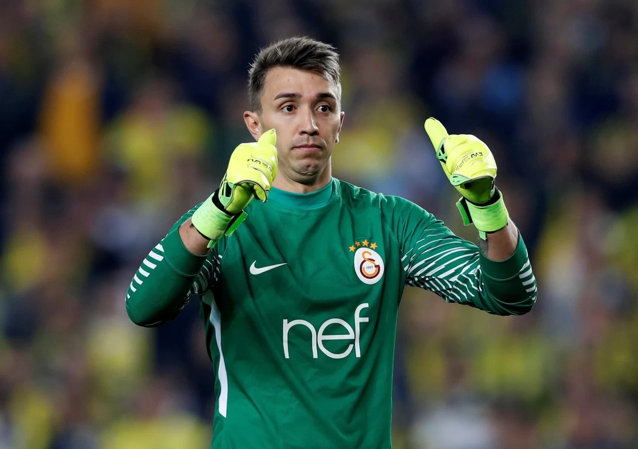 Muslera Elfsborg Maçında Oynayacak mı, Cezalı mı, Neden Yok, İlk 11’de mi?