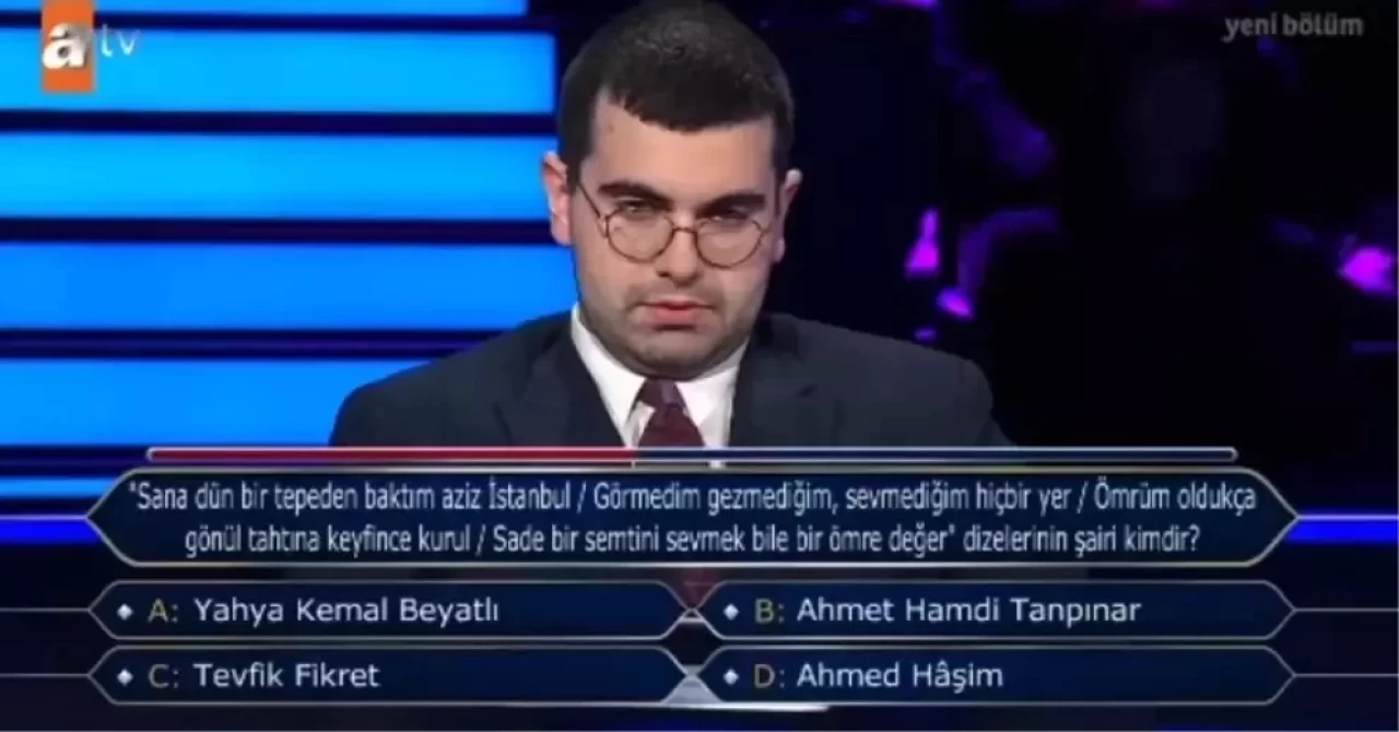 "Sana Dün Bir Tepeden Baktım Aziz İstanbul" Dizelerinin Şairi Kimdir?