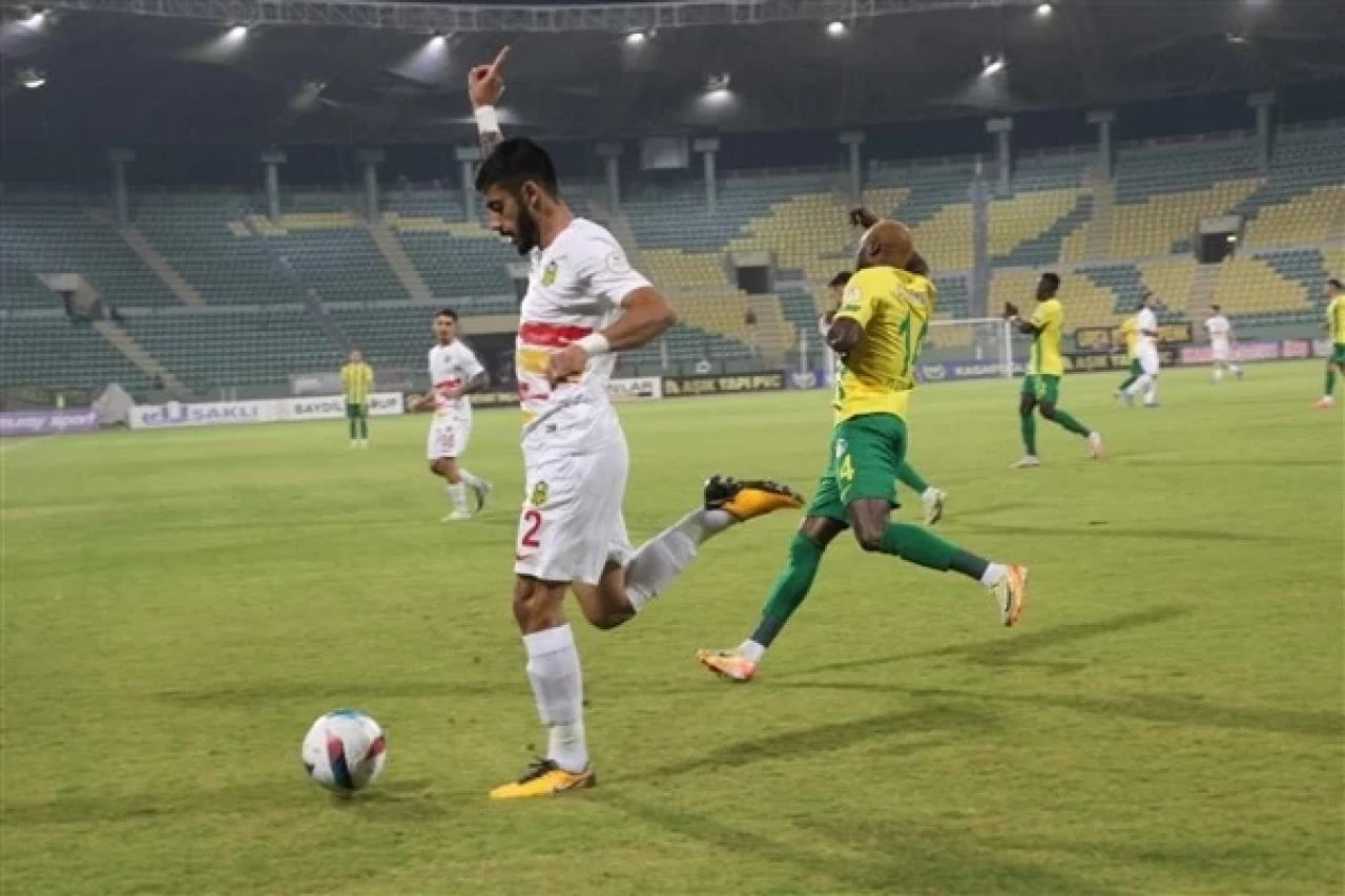 Şanlıurfaspor, Yeni Malatyaspor'u 3-0 Mağlup Etti: Malle'den Hat-Trick!