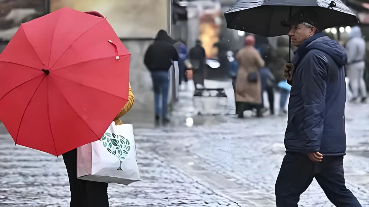 17 İlde Kritik Yağış Uyarısı! Turuncu ve Sarı Kodlu Alarm Verildi!