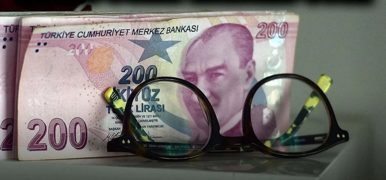 En Düşük Emekli Maaşı 2024'te 15.000 TL'yi Bulabilir! Zam Oranları ve Enflasyon Tahminleri Açıklandı