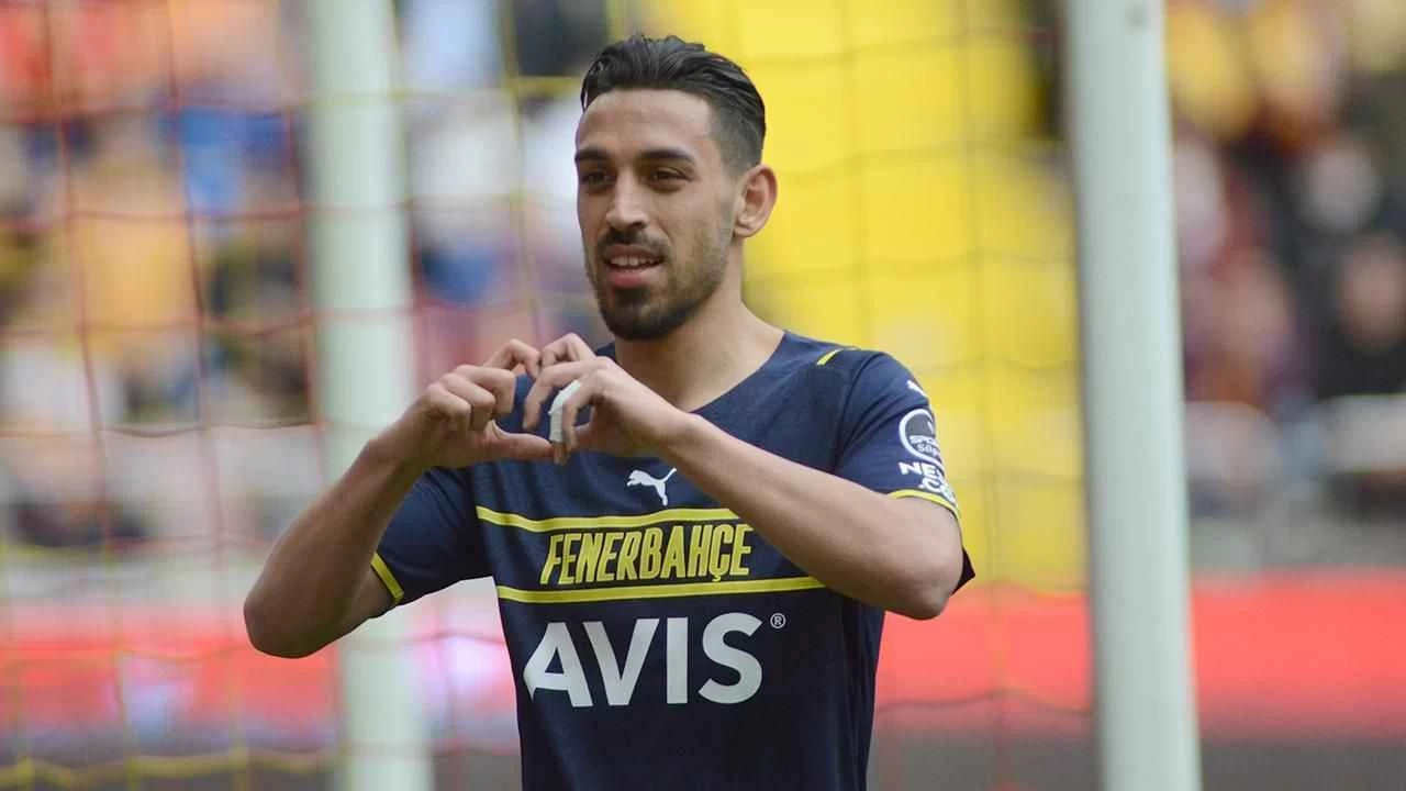 İrfan Can Kahveci Fenerbahçe'de Kalıyor: Sevilla'nın Teklifini Reddetti