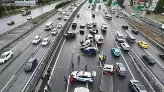 TEM Otoyolu'nda Dehşet! Zincirleme Kaza: 2 Ölü, 4 Yaralı, Trafik Kilitlendi!