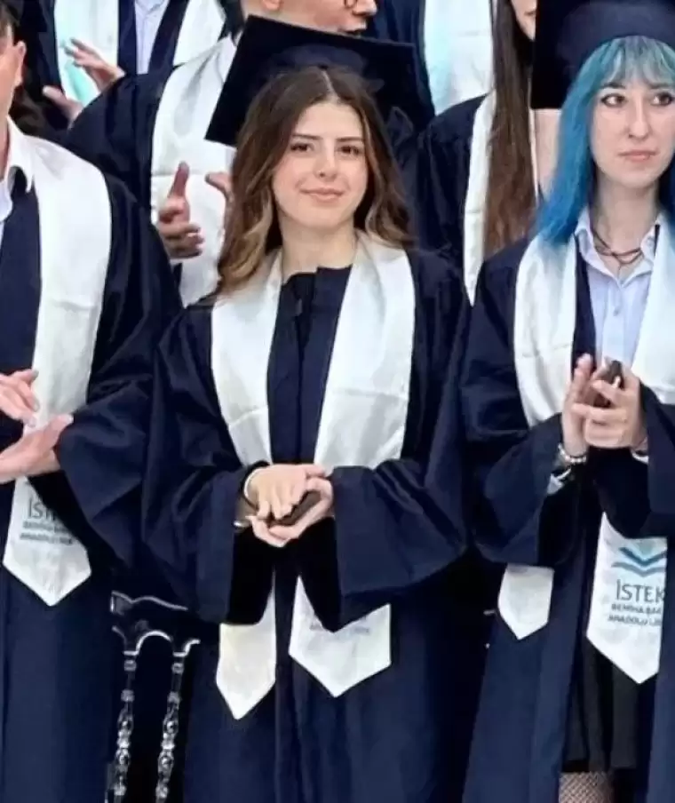 Bizim Hikaye'nin Minik Kiraz'ı Büyüdü! Zeynep Selimoğlu'nun Şaşırtan Değişimi Göz Kamaştırdı 5