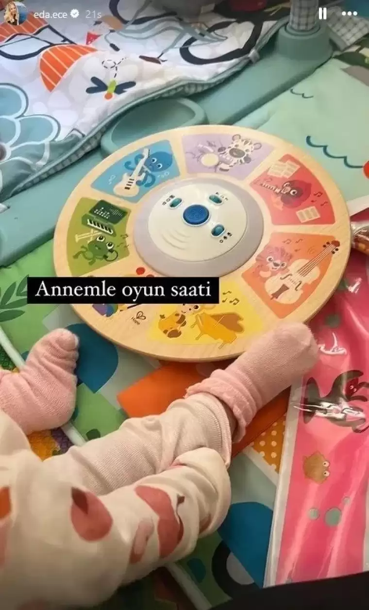 Eda Ece'den Kızı Mina İpek ile Annelik Paylaşımı: "Anneyle Oyun Saati" 3