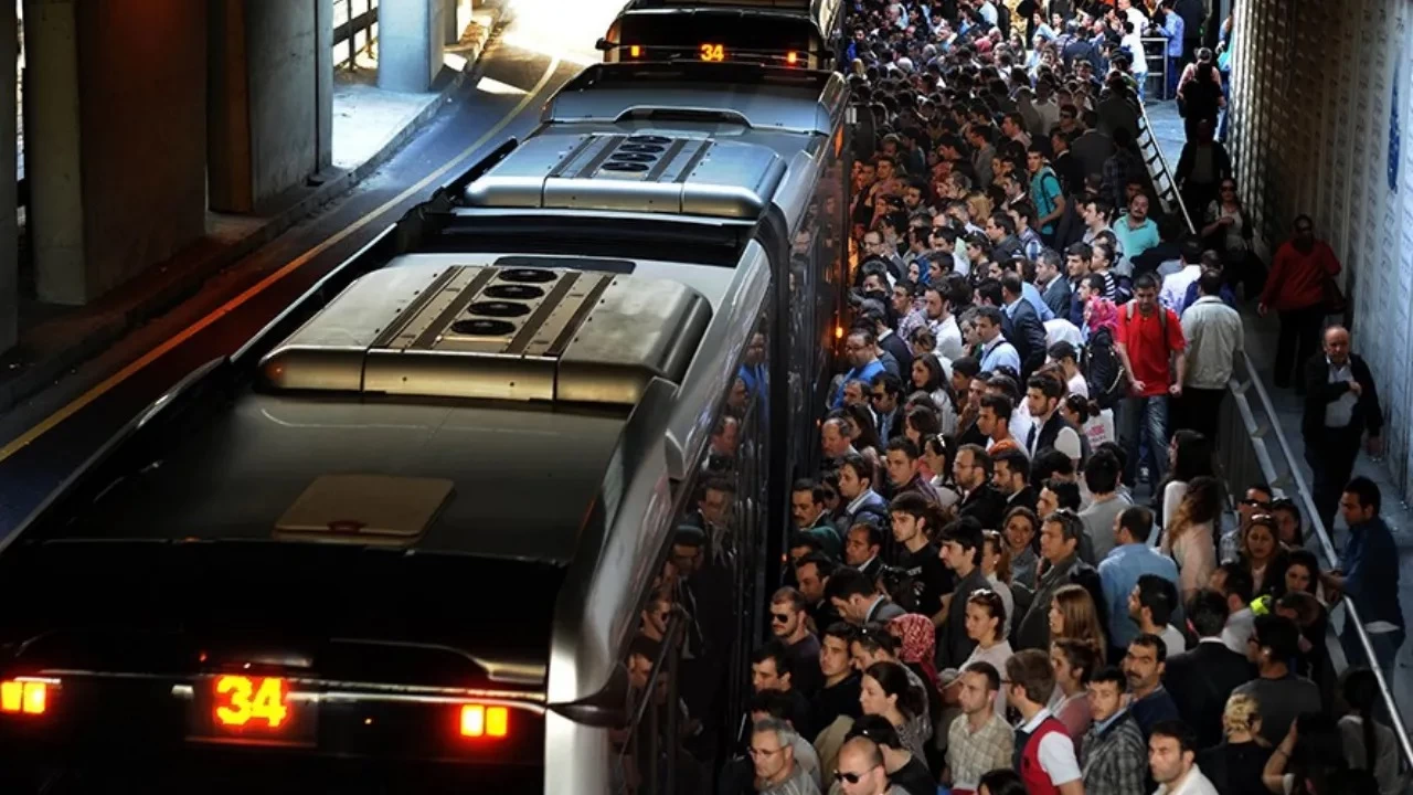 İstanbul Metrolarında Sivrisinek Tehlikesi: Batı Nil Virüsü ve Diğer Enfeksiyonlar İçin Uyarı!